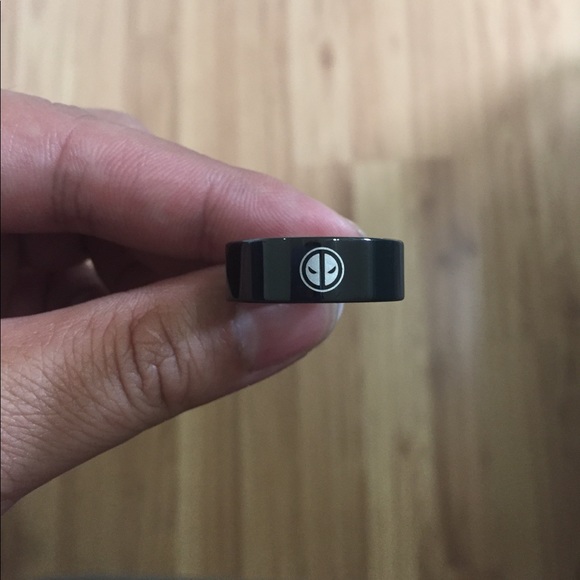 Black Deadpool Ring - Picture 2 of 4